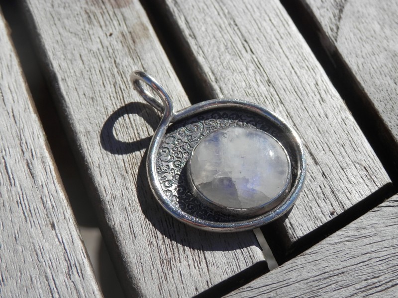 Pendentif Gravé Rond: Pierre de Lune, Argent 925